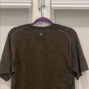 LULULEMON METAL VENT TECH MENS SHIRT! Size: L!
